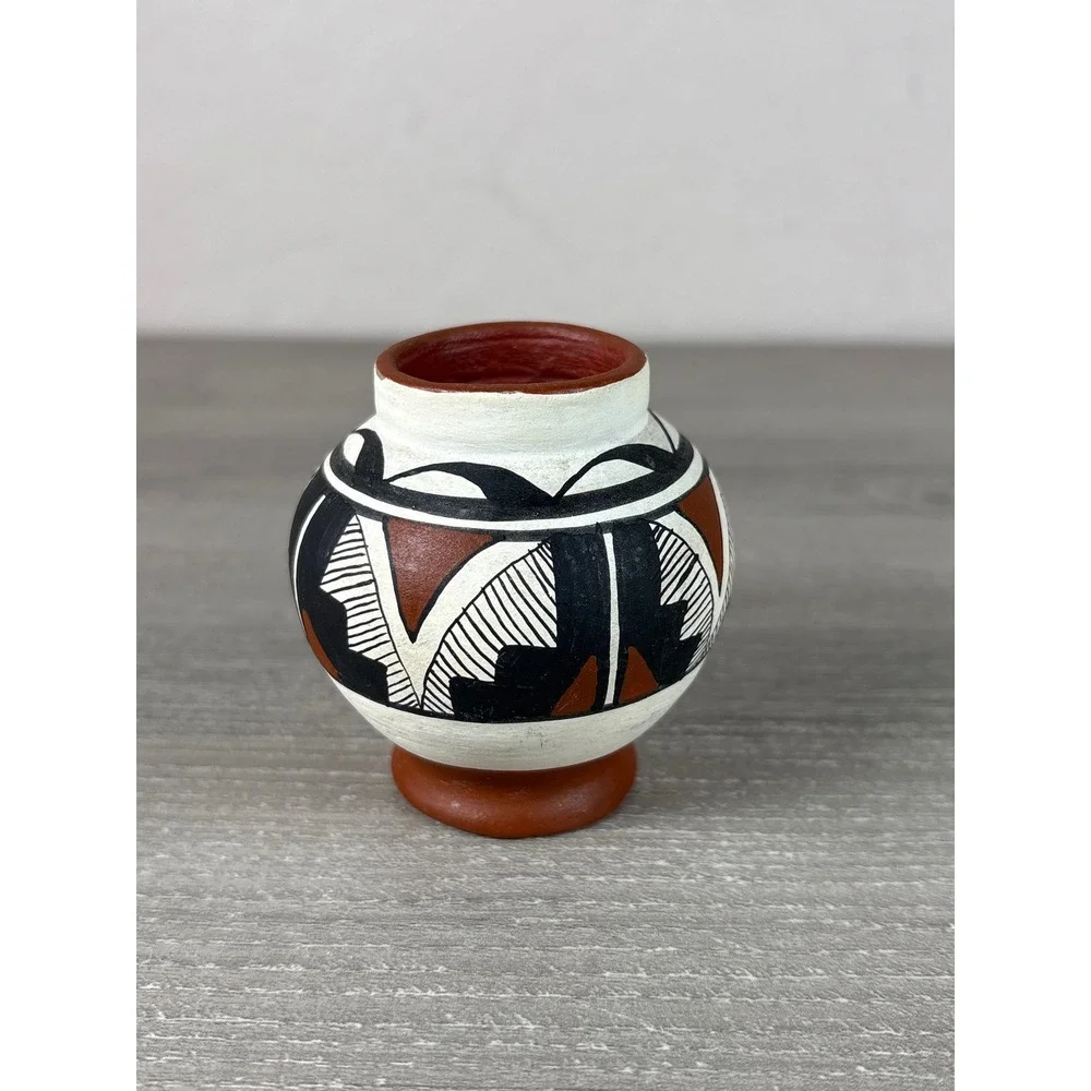 Vintage Miniature Hand Painted Southwestern Pottery Seed Pot Signed F.A. 2.5